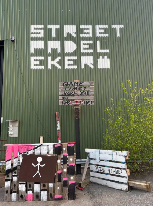 Street club